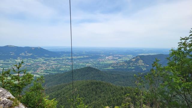 die Mühe hat sich gelohnt. Der Blick reicht von Bad Tölz, über den Starnbergersee, bis nach München