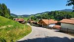 vorbei am kleinen Dorf Breitenbach...