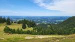 während dem Wandern, bestaunen wir die traumhafte Aussicht auf die Seenplatte um den Chiemsee