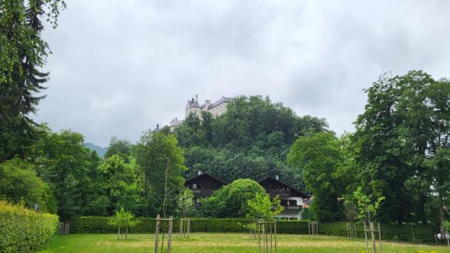 nach dem Besuch der Burg geht es wieder hinunter und zur Talstation der Kampenwandseilbahn