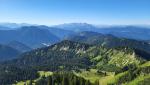 was für eine traumhafte Aussicht in die Chiemgauer- und Berchtesgadener Alpen. Unser Endziel rückt immer näher