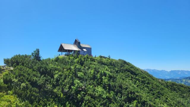 nach dem Besuch der aus Holz gebauten Tabor Gipfelkapelle...