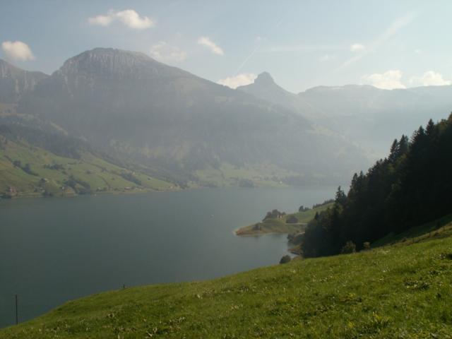 Wägitalersee mit Schiberg und Zindlenspitz