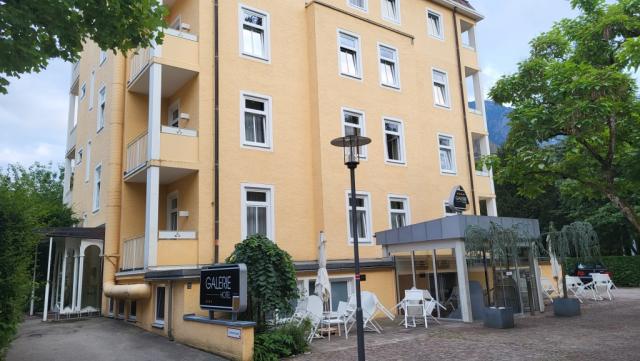 nach einem stärkenden Frühstück verlassen wir das Hotel "Galerie" in Bad Reichenhall