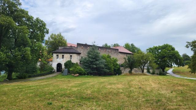 die mittelalterliche Stadtburg Gruttenstein, wurde um 1218 zum Schutz von Bad Reichenhall erbaut