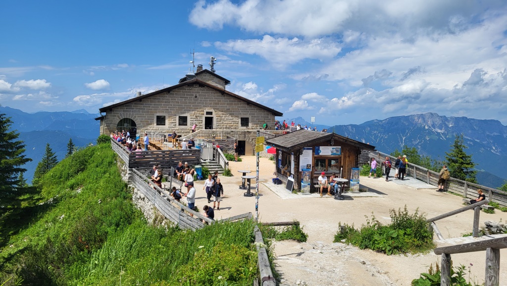 trotz allem bietet das Kehlsteinhaus einen einzigartigen Ausblick auf eine wunderschöne Landschaft