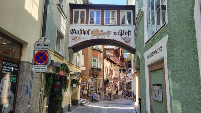 die Altstadt von Kufstein, hier die Römerstrasse, ist klein aber sehr schön. Hat uns sehr gefallen