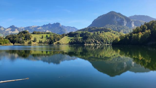 von der Staumauer aus, werfen wir einen letzten Blick auf den Lac de Montsalvens