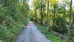 nach dieser schönen Pause, folgen wir den Wanderweg zum Fluss La Sarine. Am Uferweg entlang erreichen wir...