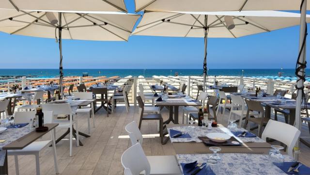 Mittagspause im Bagno Lido Blu mit Ristorante in Lido di Camaiore. Hier kommen wir immer wieder gerne