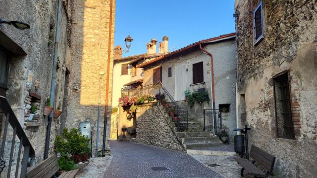 nach dem Auspacken gehen wir auf Erkundungstour um das Dorf