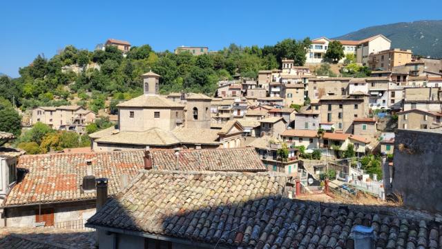 mit dem Auto fahren wir nach Subiaco, eines der schönsten Dörfer Italiens