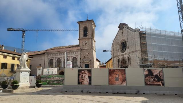 der historische Dorfkern von Norcia ist wegen dem Erdbeben von 2016 immer noch eine riesige Baustelle