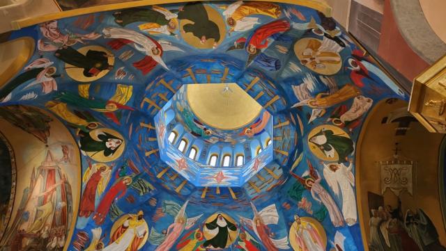 die wunderschöne Decke der Kirche