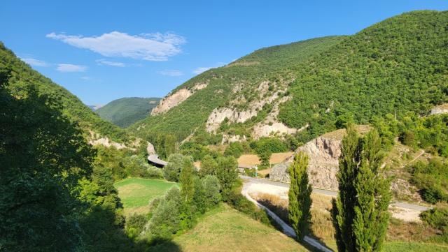 ...in das Flusstal des Corno