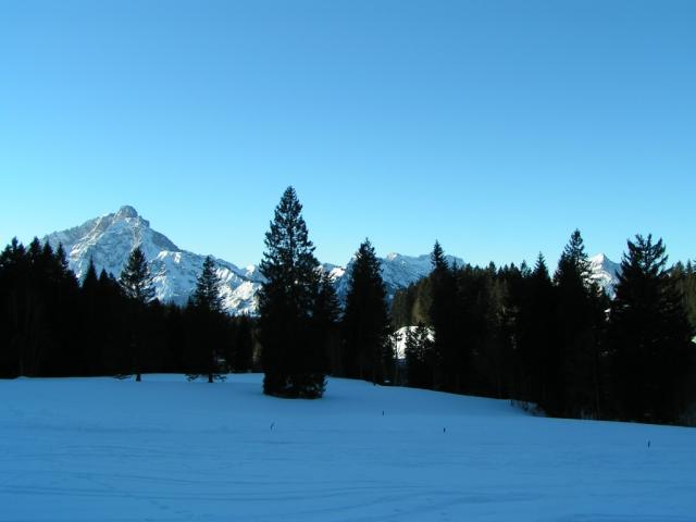 Arvenbühl liegt noch im Schatten