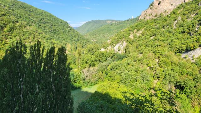erst 1950 wurde in diesem Tal eine Strasse bis Roccaporena erbaut