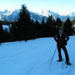 Franco, im Hintergrund die Schnee bedeckten Glarneralpen