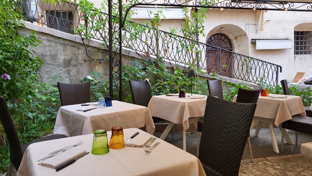 im Ristorante Caminetto...