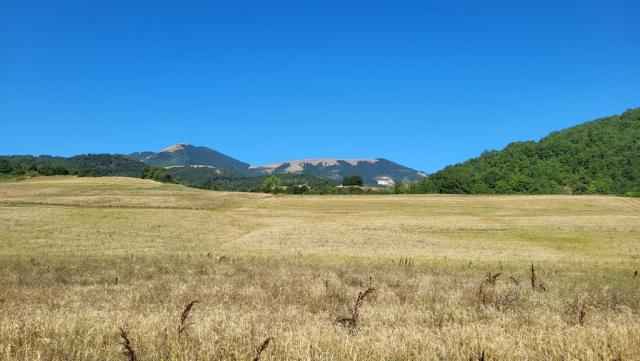 ...und blicken während dem wandern auf die Reatiner Berge