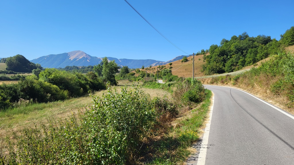 die Nebenstrasse ist praktisch autofrei