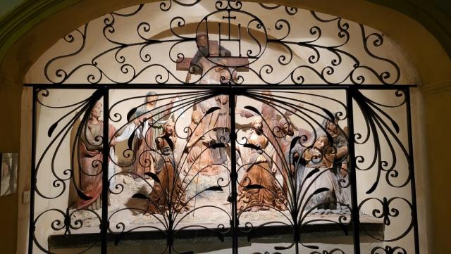 die 14 Kreuzwegstationen Jesu sind Meisterwerke aus Terracotta