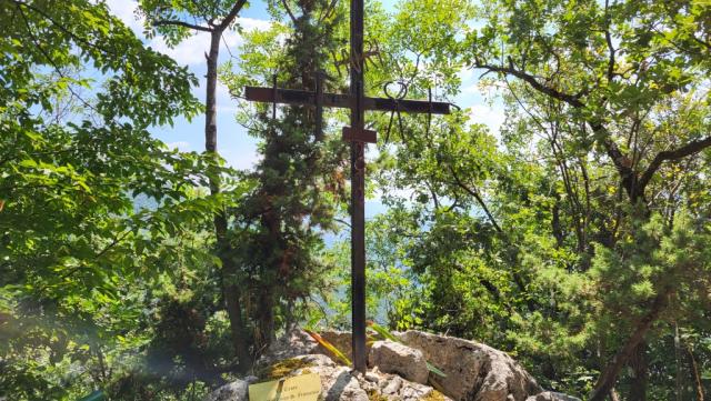 still verlassen wir diesen Ort tiefer Spiritualität und Hingabe