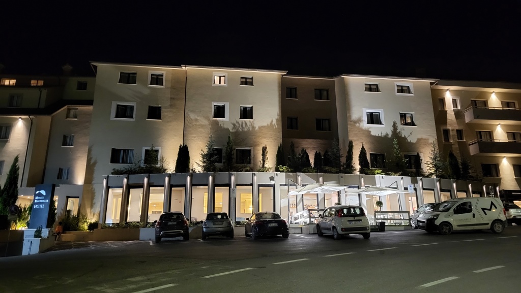 es ist schön spät als wir wieder ins Hotel zurückkehren