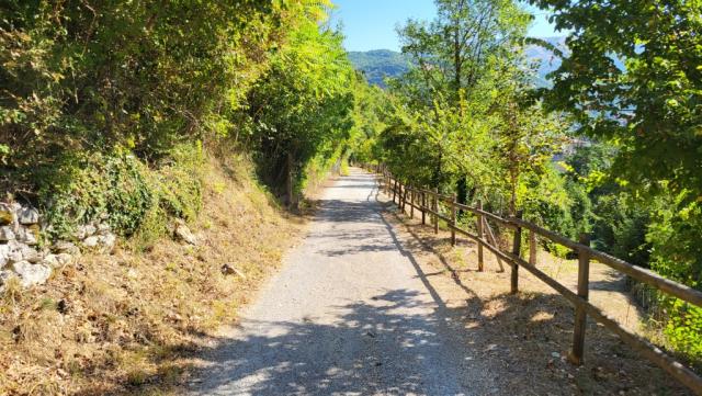 inmitten einer grossartigen Natur geht es nun leicht abwärts Richtung Posticciola
