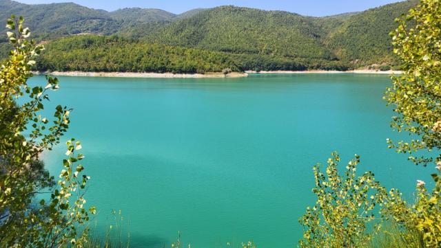 ...die uns gegen Ende mit traumhaften Ausblicken auf den tiefblaufen Turanosee belohnt