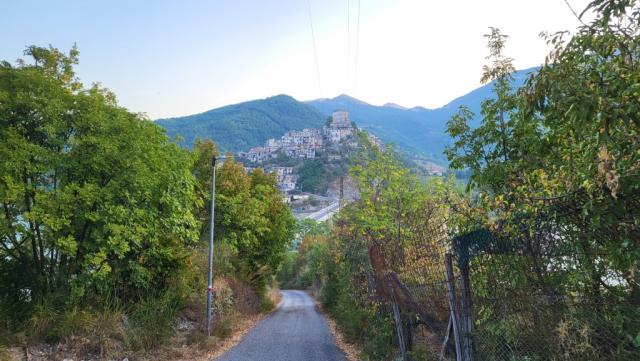 wir blicken noch einmal zurück, und geniessen den Blick nach Castel die Tora