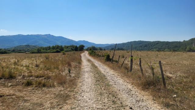unter sengender Sonne, durchqueren wir die Ebene