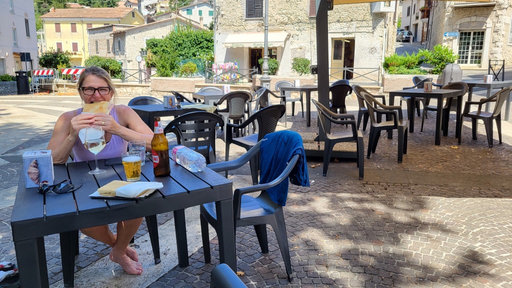 wir geniessen das Mittagessen