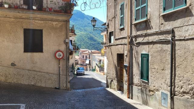 nach der Mittagspause nehmen wir den letzten Abschnitt der heutigen Etappe unter die Füsse