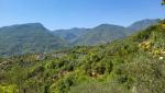 über einen sehr schönen Höhenweg, entlang eines Bergrückens, geniessen wir die Aussicht auf die Monti Simbruini