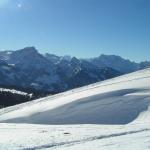 es hat genug Schnee, zuhinterst sieht man den Tödi