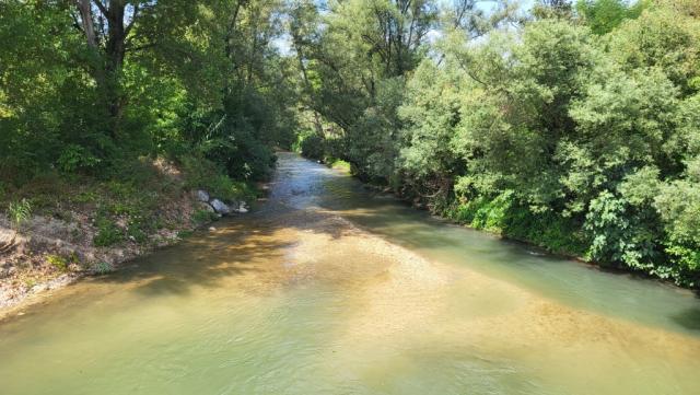 auf der anderen Flusseite...