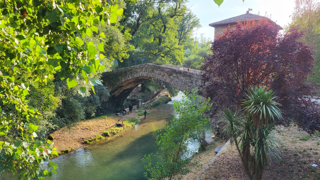 über diese sehr schöne historischen Sehenswürdigkeit haben wir den Aniene Fluss überquert...