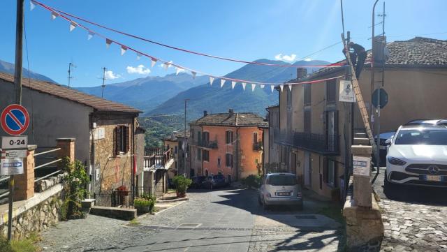wir verlassen Trevi nel Lazio, das uns nicht nur wegen des Pferderennens sehr gefallen hat