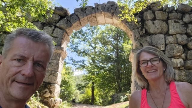 Erinnerungsfoto aufgenommen beim Arco di Trevi