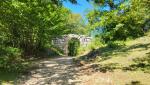 unvorstellbar, wer und was im Lauf der Jahrhunderte unter diesem Bogen hindurchmarschiert ist