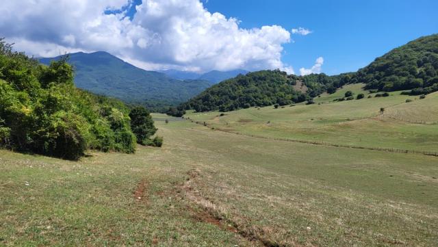 das Handy, ausgestattet mit gespeicherten Wanderkarten und GPS, erweist sich hier als hilfreicher Begleiter