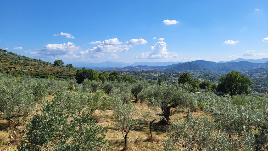 am Horizont erkennen wir Alatri