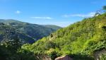 ...geniesst man eine traumhafte Aussicht auf das Fiume-Tal und zu den Monti Ernici