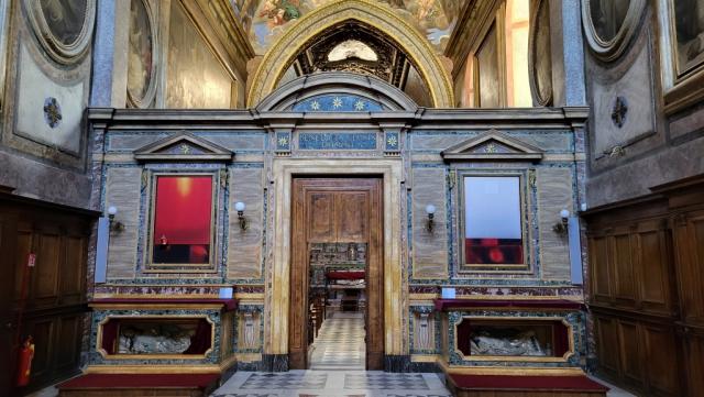 der Chorbogen der den Übergang vom Kirchenschiff zum Chor markiert