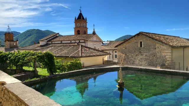 nach dieser ausgiebigen Besichtigung verlassen wir die eindrucksvoll in den Bergen gelegene Kartause Trisulti...