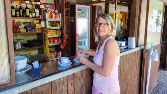 wenige Schritte nach der Brücke gönnen wir uns beim Ristorante Capofiume eine Kaffeepause