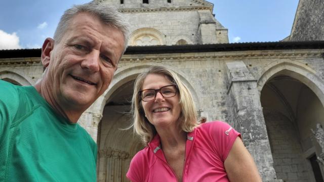 Erinnerungsfoto aufgenommen vor der Basilika von Casamari