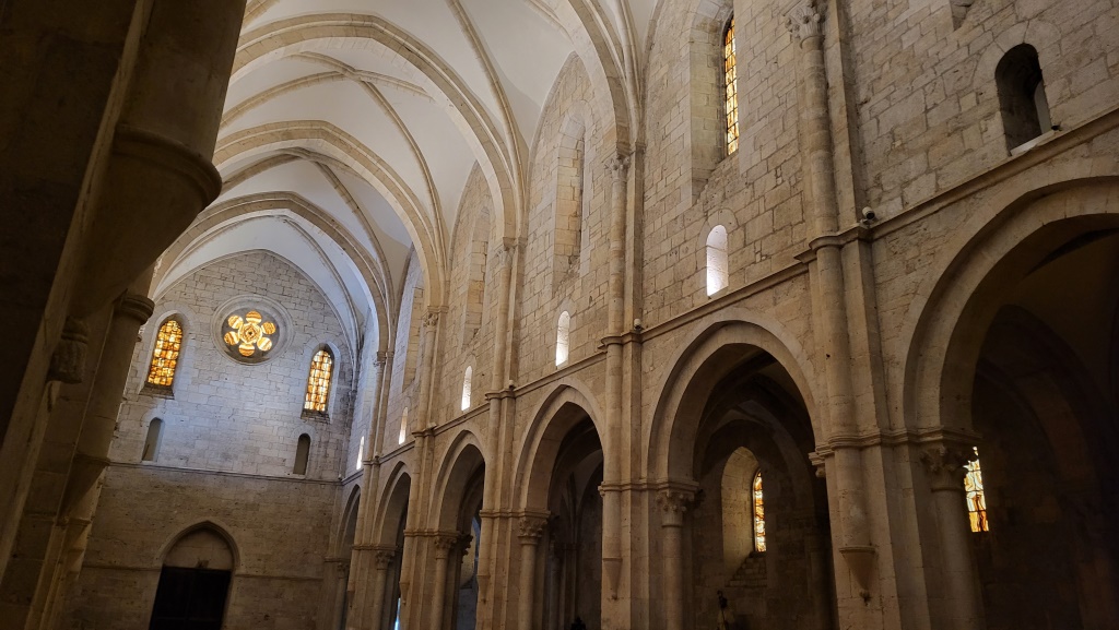 es handelt sich um eine Anlage entsprechend dem bernhardinischen Plan in Form eines lateinischen Kreuzes