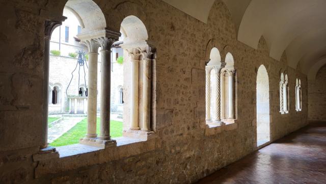 der Kreuzgang der Abtei ist ein eindrucksvoller Beweis für die Kreativität des Mittelalters